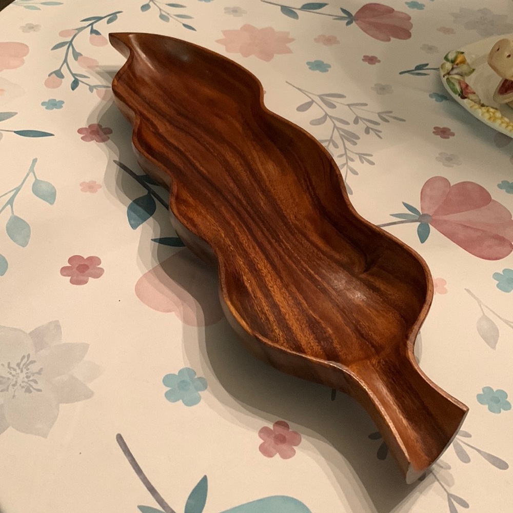 Extra long,  Charcuterie , 2 foot, wooden carved leaf serving , fruit bowl/ tray